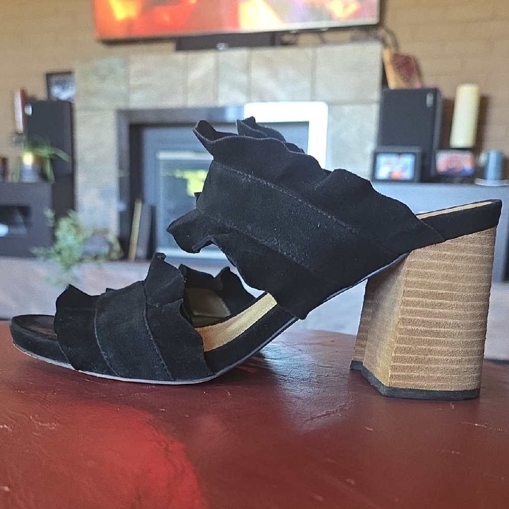 Free People: Ruffly & Strappy Suede Block Heel Sandals, Black, Women's 8 (38) - Picture 2 of 9